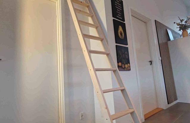 Lakefront luxury holiday retreat with cozy loft