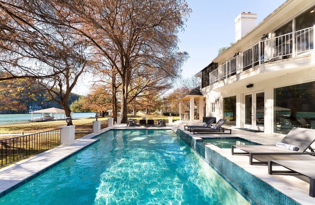 Lakefront Luxury & Laid-Back Vibes, 80ft of Bliss at Good Vibrations