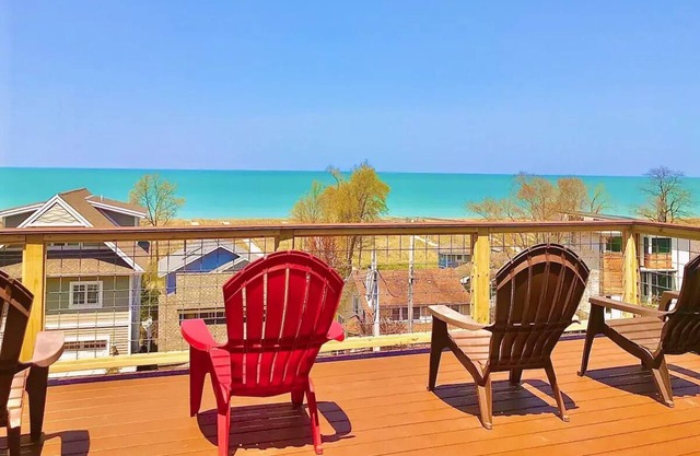 Lakefront Oasis/Splendid Views/Perfect Location