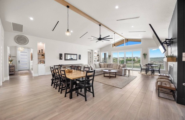Lakefront Retreat: Swim Spa & Backyard Lake Access! Relax & Play; 2 King Suites