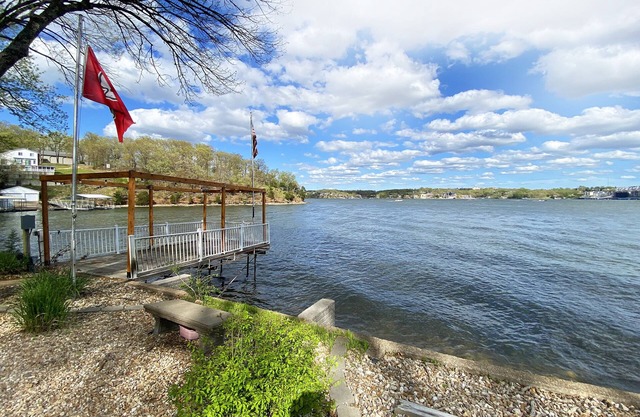 Lakefront Retreat Minutes from the Strip – Stunning Views & Family-Friendly Fun!
