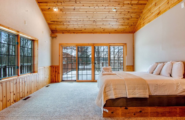 Lakefront Retreat with Deck, Water Views, Grill, Firepit, Central AC, & WiFi