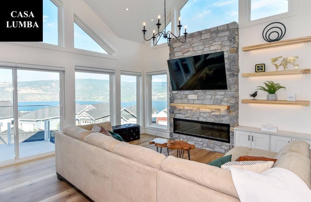 LAKESIDE COTTAGE, BRAND NEW, LA CASA COTTAGES - LAKESIDE RESORT, KELOWNA, BC