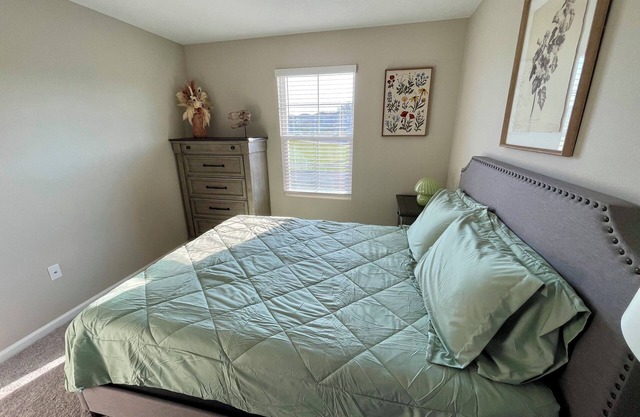 Lakeview Oasis w/Game Room, Screened Patio & Playground Across the Street