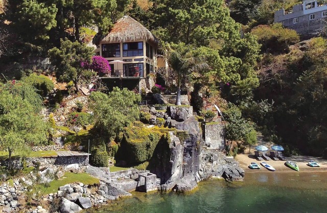 Lakeview on the Rocks