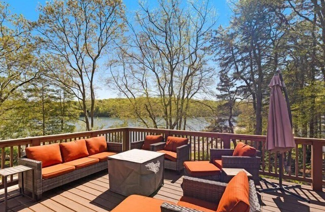 LakeView, Private Beach,Firepit, Pool access