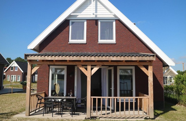 Lakeview villa with swimming and fishing pier