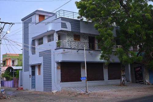 LAKSH COTT Home Stay