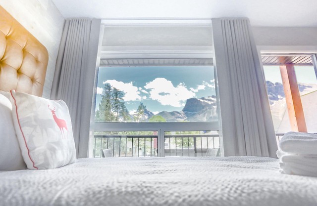 Lamphouse I Double Queen with View Room