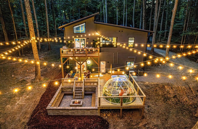 Lamplighter House - Hot Tub, Firepit, Sauna & Games 15-min from Asheville, NC