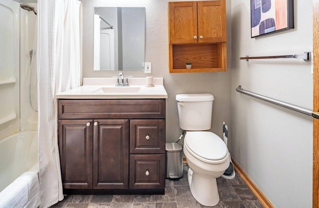 Landing | Amazing 1BD, Courtyard