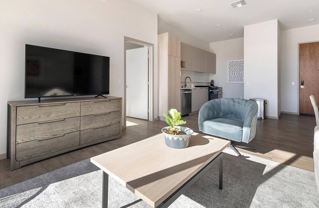 Landing | Amazing 2BD, Gym, Pool