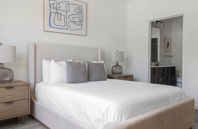 Landing | Amazing 2BD, Rooftop Lounge, Pool