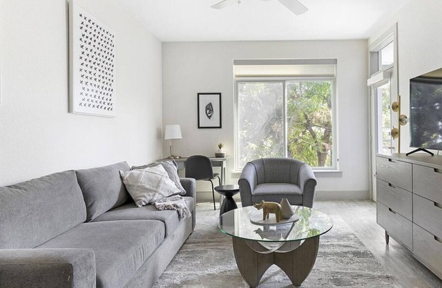 Landing at 120 Ninth Street - 1 Bedroom in Downtown