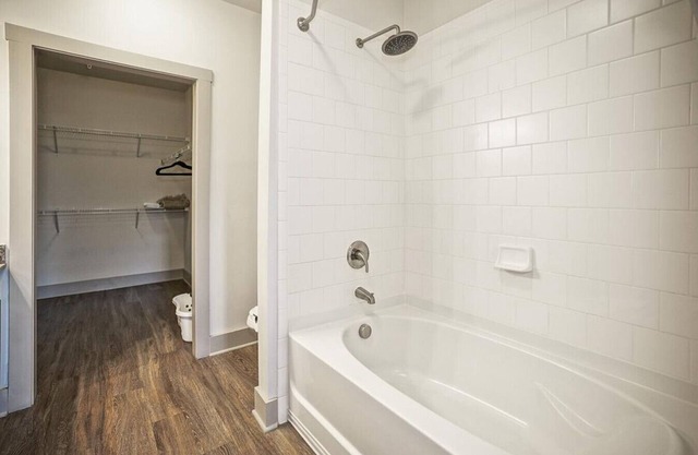 Landing at 4700 Colonnade - 2 Bedrooms in Overton