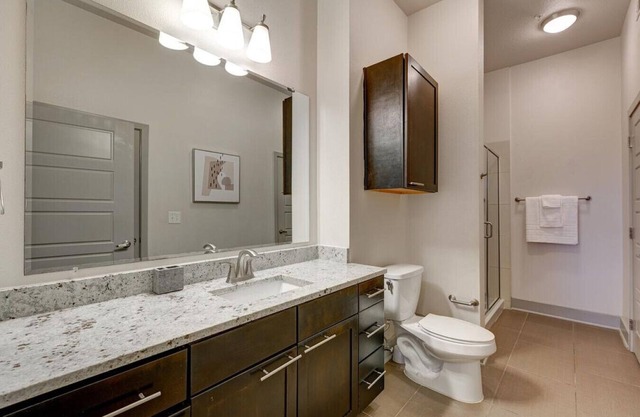 Landing at Bellrock Bishop Arts - 2 Bedrooms in Oak Cliff