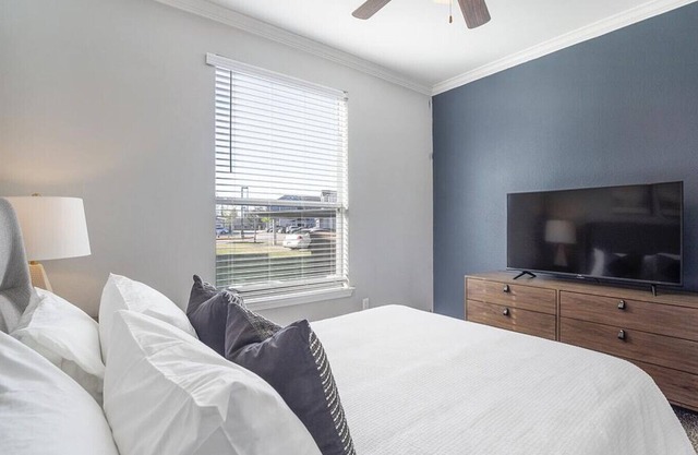 Landing at The Henry at Woodland Hills - 1 Bedroom in Atascocita
