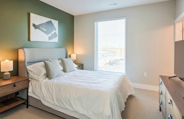 Landing at Vanguard - 2 Bedrooms in Newberry