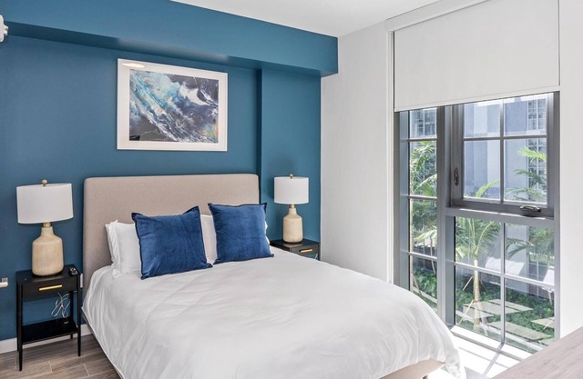 Landing | Beautiful 1BD, Gym, Pool