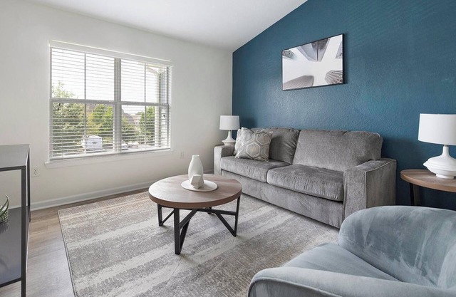 Landing | Beautiful 1BD, Courtyard, Clubhouse