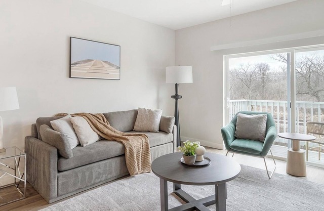 Landing | Chic 1BD, Clubhouse, Gym