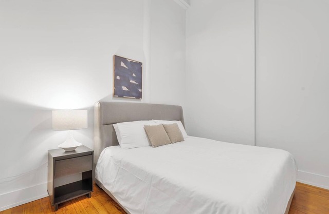 Landing | Chic 1BD, Yoga Studio, Gym