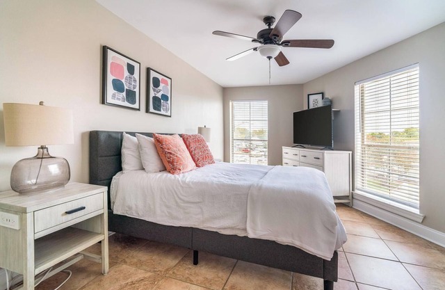 Landing | Incredible 2BD, Gym, Pool