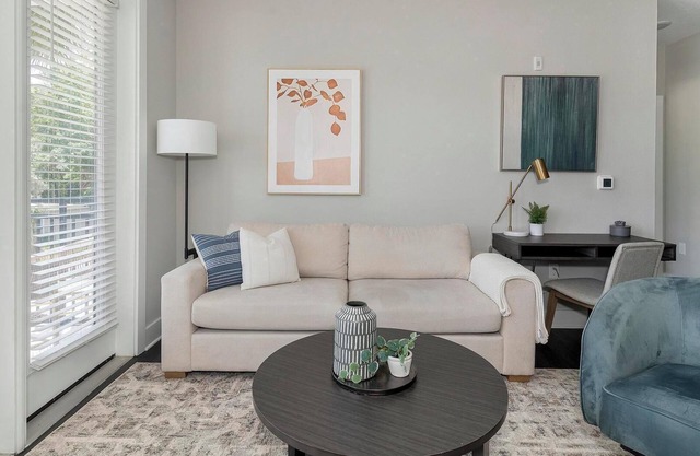 Landing | Modern 2BD, Pool, Gym