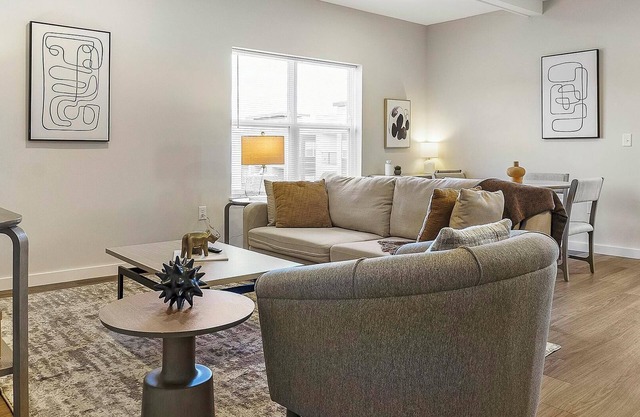 Landing | Spectacular 2BD, Pool, Gym