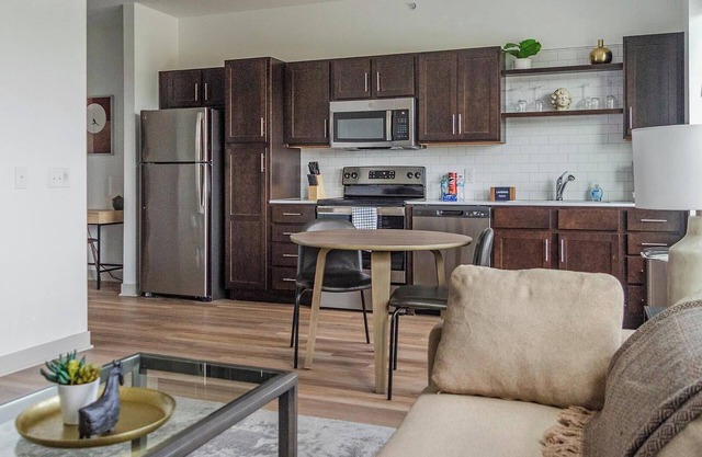 Landing | Spectacular 1BD, Pool, Rooftop Lounge