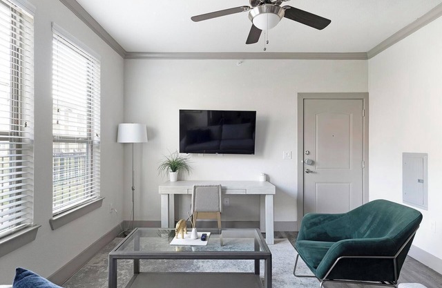 Landing | Spectacular 1BD, Clubhouse, Pool