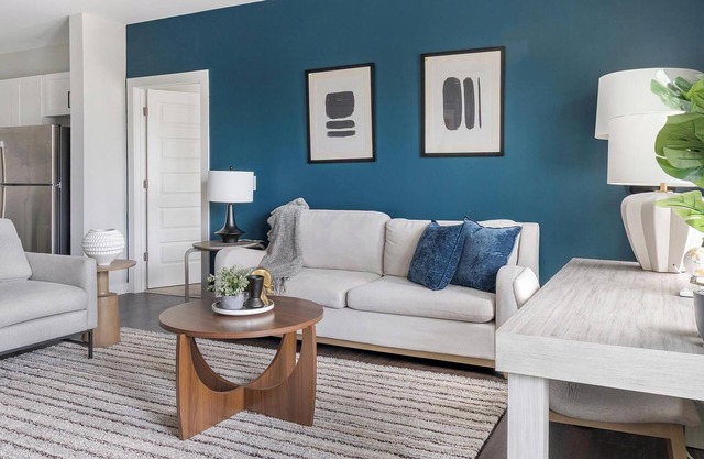 Landing | Spectacular 2BD, Gym, Pool