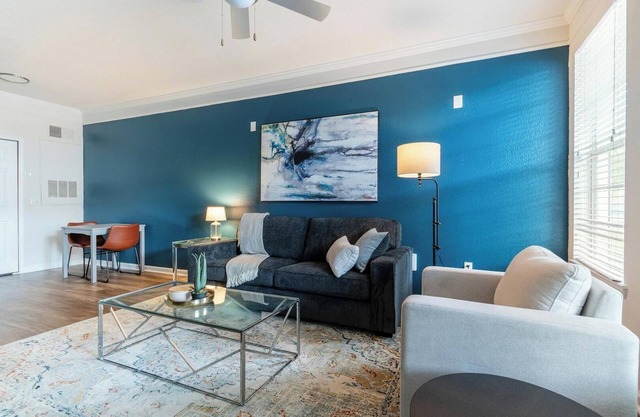 Landing | Stunning 1BD, Gym, Pool