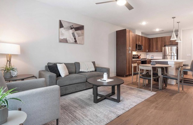 Landing | Stylish 1BD, Gym, Pool