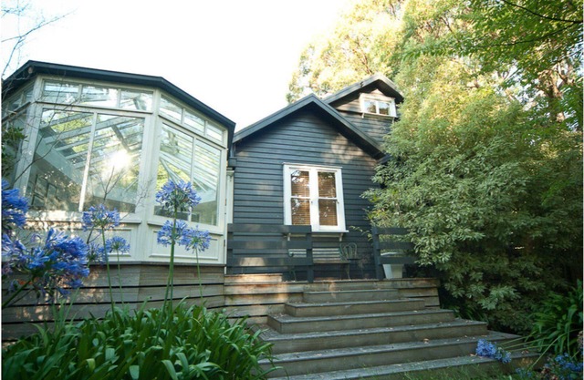 Langdons - In the heart of Red Hill where you can walk to Restaurants & Shops