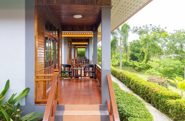 Lanta Lapaya Resort