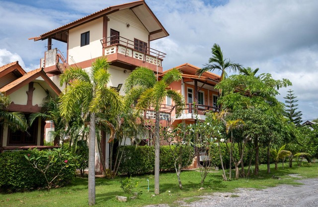 Lanta School Beach Resort