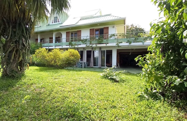 Large 70m² T2 apartment opening onto a garden