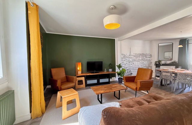 Large 9-bed apartment - Close to Disneyland Paris, Val d'Europe and Paris