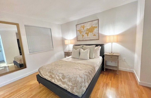 Large and Rare 4-bedroom apartment in amazing New York with WiFi, AC