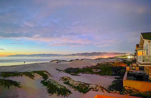 Large Beach Front Home with Amazing Ocean Views!