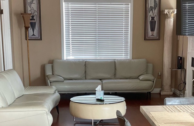 large beautiful home in the heart of Tacoma WA