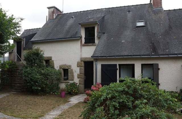 Large bright studio close to the beach