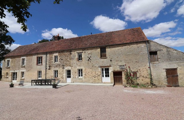 Large Country House with Enclosed Garden and Children’s Games