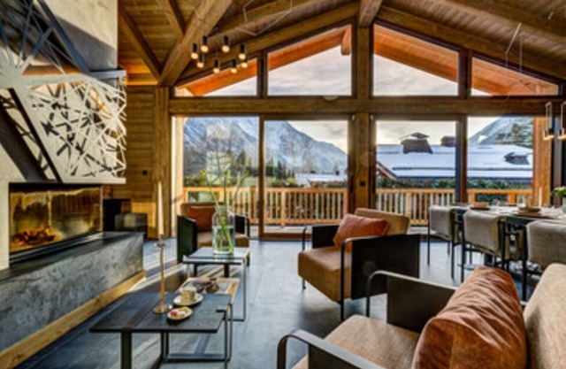 Large design chalet with walking distance to the ski lifts in Chamonix.