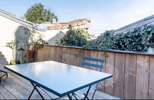 Large duplex house with terrace in Bordeaux