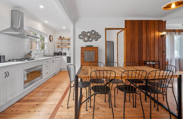 Large family friendly home close to Jervis Bay, Huskisson and great beaches