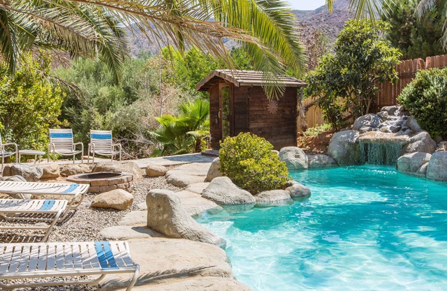 Large family Gathering? Have them all under one roof in this beautiful setting