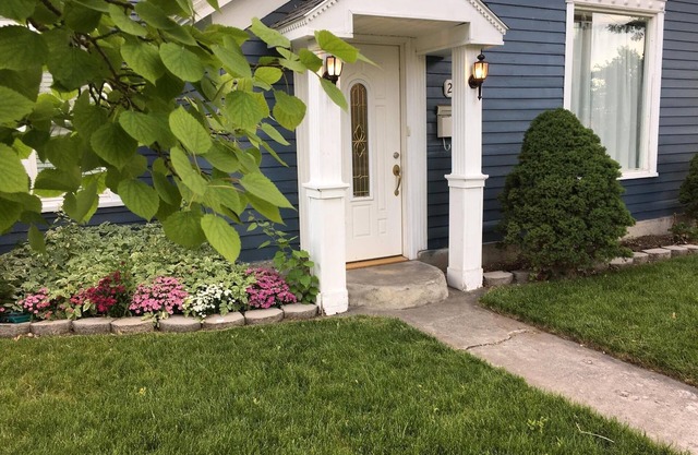 Large, historic, clean, self check-in home near downtown and restaurants.
