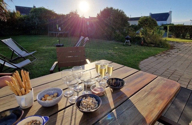 Large house located at 200m from the seaside =2 minutes walking from the beaches